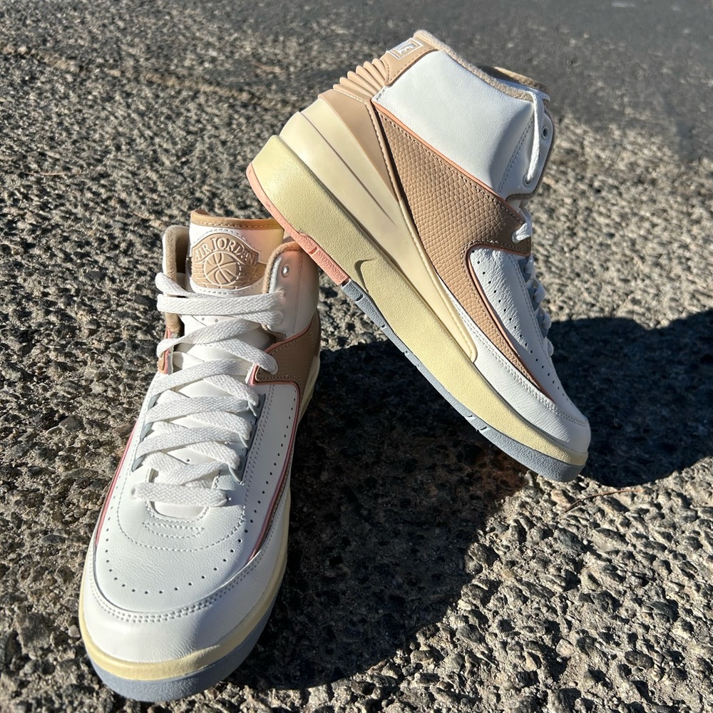 AIR JORDAN 2 SUNSET HAZE (retro) Women’s sz 8.5